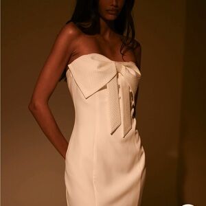Meshki bridal bow strapless mini dress